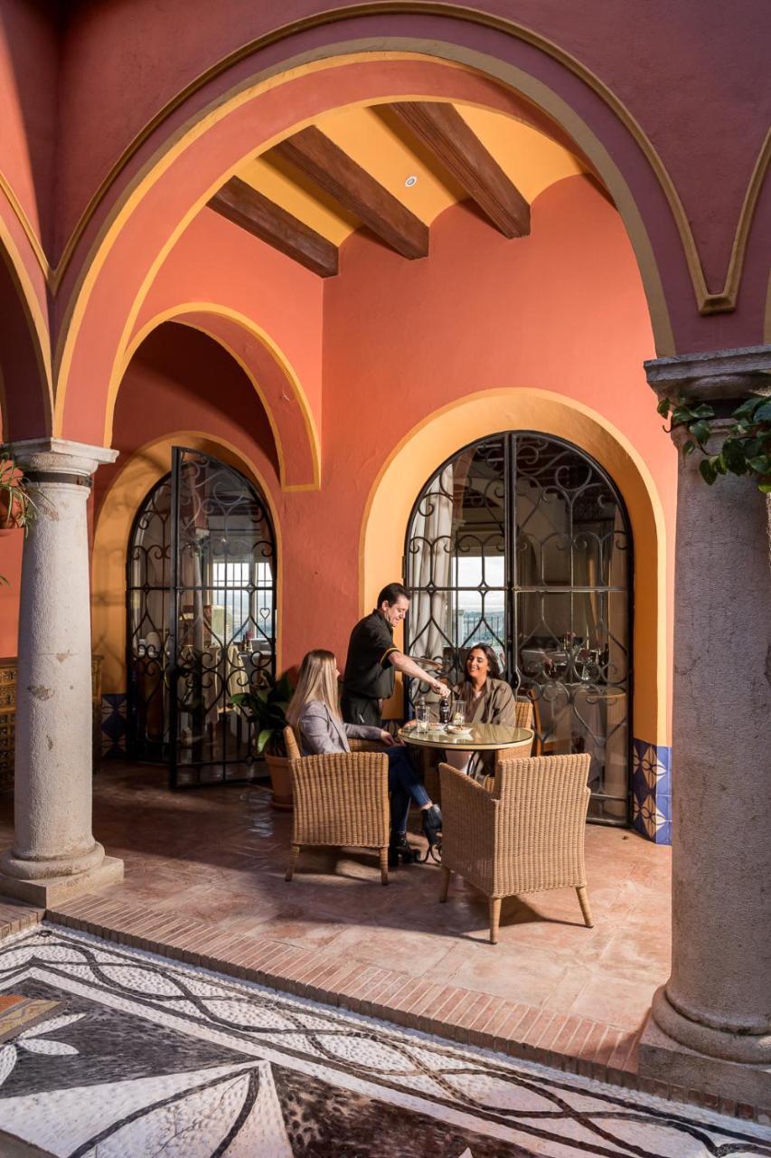 Hotel De 4*
